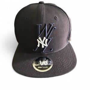 New Era Black 9FIFTY Snapback Cap